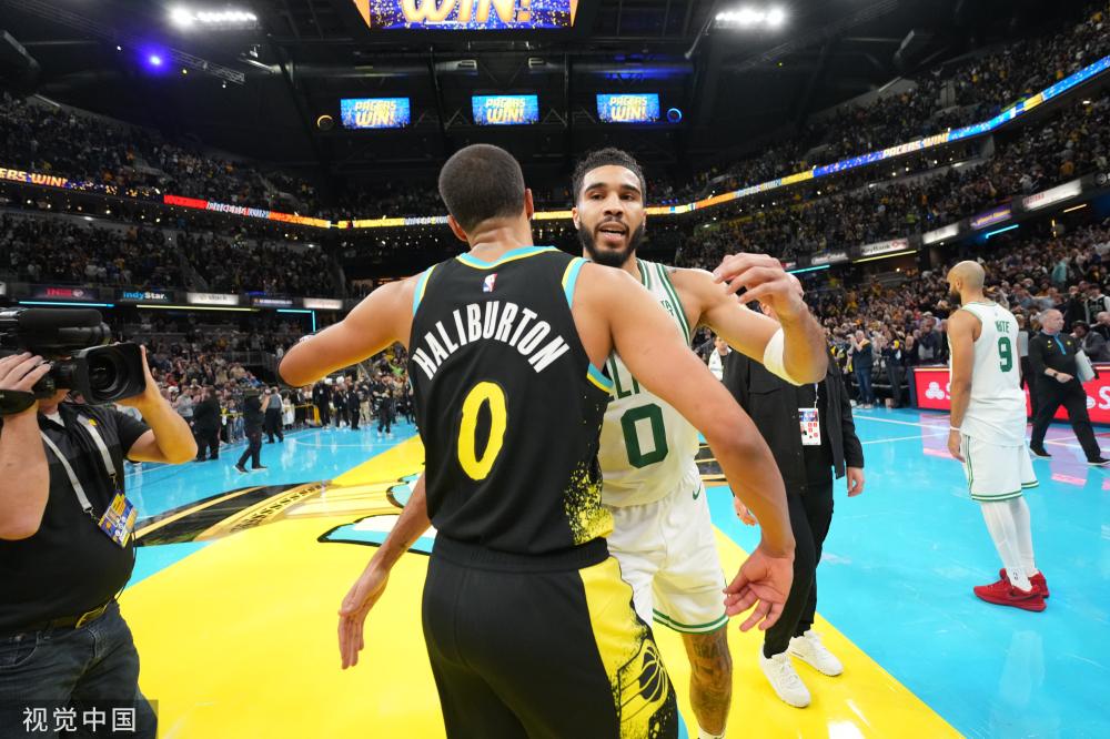 中国斯诺克双星命途迥异：肖国栋冲刺，周跃龙濒临淘汰.